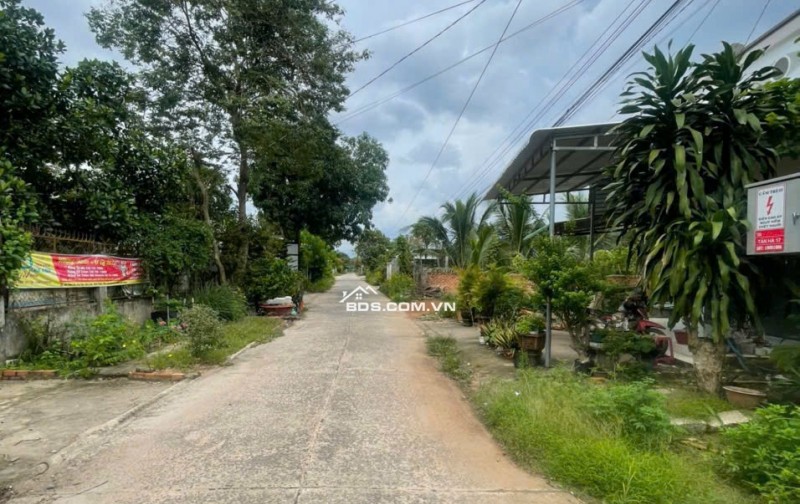 Bán đất tại Thôn 2, Tân Hà, Đức Linh, Bình Thuận, 281,4 m2 sẵn 100 m2 thổ cư, Sổ Riêng Sổ Sẵn