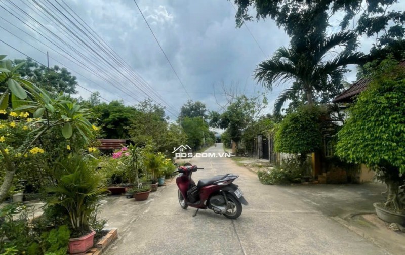 Bán đất tại Thôn 2, Tân Hà, Đức Linh, Bình Thuận, 281,4 m2 sẵn 100 m2 thổ cư, Sổ Riêng Sổ Sẵn