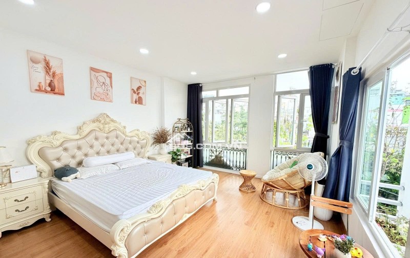 Nhà mặt tiền LÔ GÓC 5 lầu đẹp ngang 4.3m 65m2 Nguyễn Phúc Chu TB KD đa nghề 13.9 tỷ.