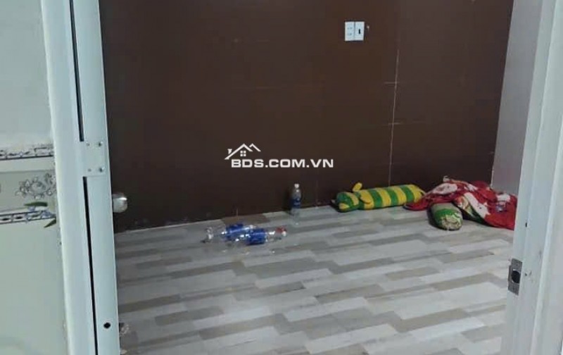 NHÀ CẤP 4 (4x20) GÁC ĐÚC SUỐT 4X15 ĐÔNG THẠNH HÓC MÔN LH:0395276851