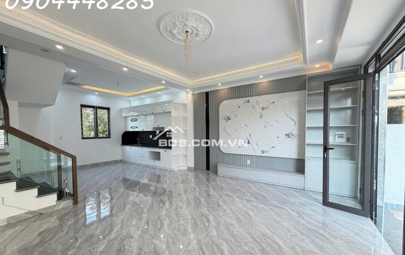 Nhà đẹp độc lập sân cổng riêng mặt ngõ cách đường chính 20m ô tô đỗ cửa tại Đằng Hải Hải An