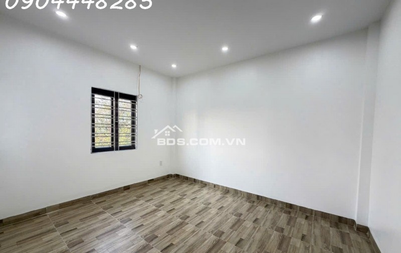 Nhà đẹp độc lập sân cổng riêng mặt ngõ cách đường chính 20m ô tô đỗ cửa tại Đằng Hải Hải An