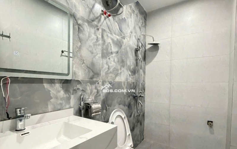 Nhà đẹp độc lập sân cổng riêng mặt ngõ cách đường chính 20m ô tô đỗ cửa tại Đằng Hải Hải An