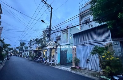 Chính chủ cần bán gấp nhá Đường số 9, mặt tiền 10m, 100m2, giá chỉ 9 tỷ