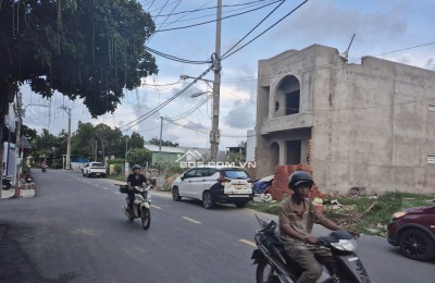 BÁN LÔ MẶT TIỀN ĐƯỜNG NHỰA QUANG CHÂU, khu cao ráo, chưa từng ngập lụt. Thích hợp vừa ở vừa kinh doanh Diện tích 120m², rộng 5m  nở hậu 7m