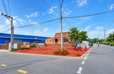 EM CÒN 1 LÔ GÓC 2 MẶT TIỀN ĐƯỜNG HƯƠNG LỘ 7 GIÁ CHỈ 1 TỶ 980 TRIỆU