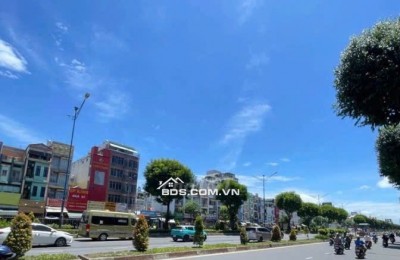 Bán nhà mặt tiền Trường Chinh ngay cầu Tham Lương Q12