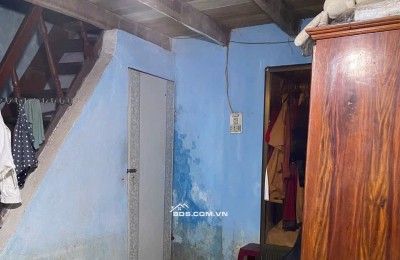 Cho thuê nhà mặt đường Trần Văn Trà, có thể kinh doanh và ở lại.