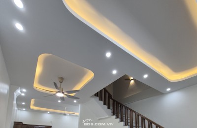 BÁN NHÀ 2.09 TỶ 3 TẦNG 61M2 NGÕ NGẮN KHU LỘNG ĐỒNG - VĂN CAO