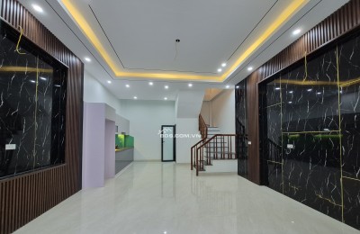 BÁN NHÀ ĐẸP 2.5 TỶ 3 TẦNG 50M2 XÂY ĐỘC LẬP NGÕ GIẢI PHÓNG