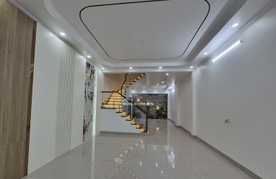 BÁN NHÀ 5.9 TỶ 4 TẦNG 75M2 ĐẸP VÀ CAO CẤP ( ĐÔNG NAM ) MẶT ĐƯỜNG BÁI