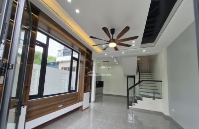 BÁN NHÀ ĐẸP 2.2 TỶ 3 TẦNG 45M2 ( ĐÔNG NAM ) NGÕ CẦU ĐÔNG