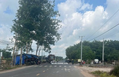 Bán Gấp đất mặt tiền đường nhựa rộng 32m2 Cao Bá Quát Chơn Thành dt 200m2 Sổ sẵn giá 850Triệu