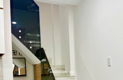 NHÀ ĐẸP – GIÁ TỐT – SỔ HỒNG RIÊNG – DỌN VÀO Ở NGAY! 
 CHỈ 2,89 TỶ – CÓ NGAY CĂN NHÀ 3 TẦNG KIÊN CỐ!