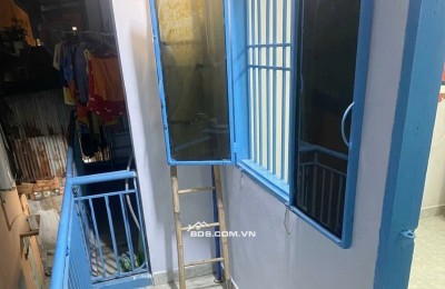 Căn nhà tại Ba Đình, phường 10, quận 8 nhà vuông sát mặt tiền hẻm thông