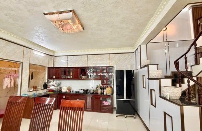 Nhà 1 trệt 1 lầu 4PN tại Dĩ An giá 3.68 tỷ chính chủ