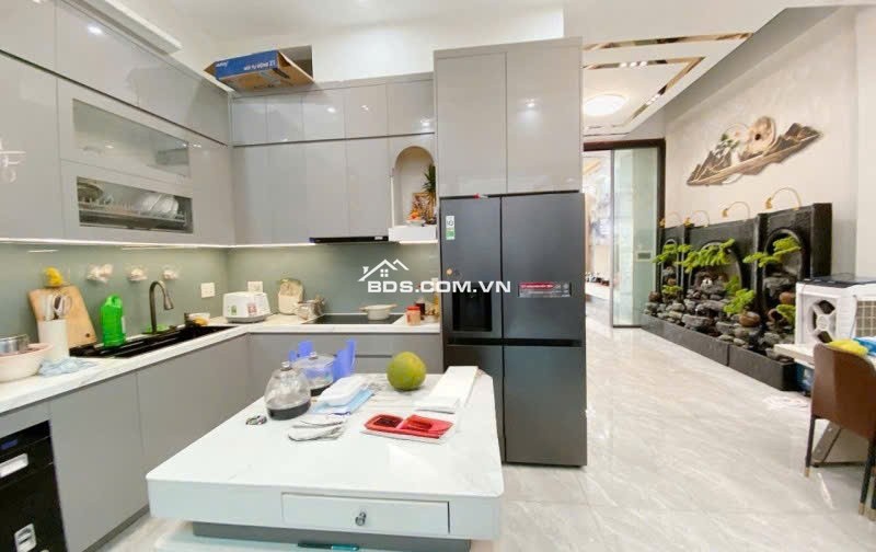 Bán GẤP nhà đẹp 7 lầu HXT Quang Trung có hầm TM ngang 6.5m 150m2 ngay Ủy ban 22.99 tỷ.