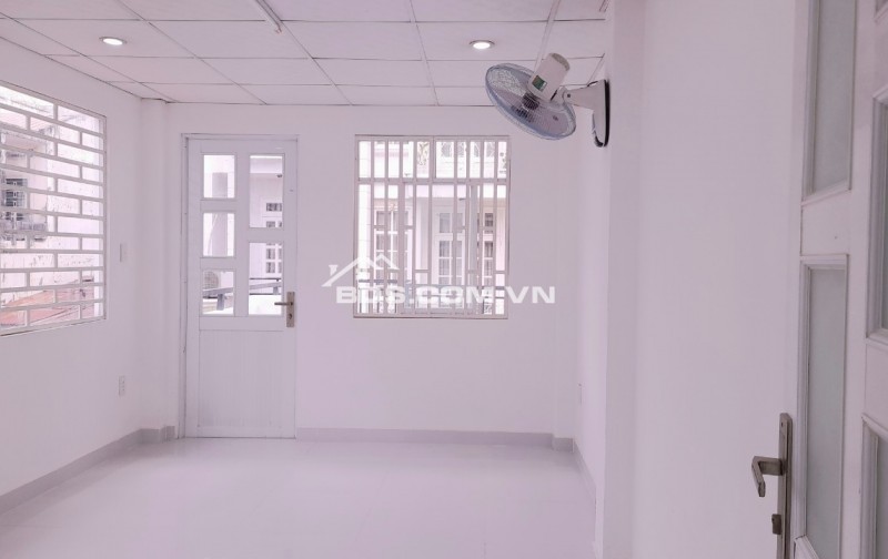Chính chủ bán nhà mới 141/15 Bàn Cờ, 3.4*20m, khu biệt thự, hẻm xe tải 6m, P3, Q3, HCM