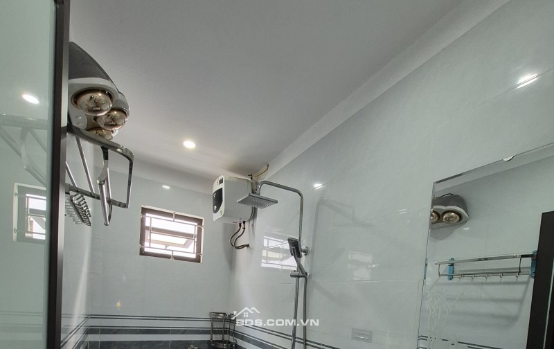 BÁN NHÀ ĐẸP 2.2 TỶ 3 TẦNG 50M2 ( ĐÔNG NAM ) NGÕ RỘNG ĐƯỜNG KÊNH