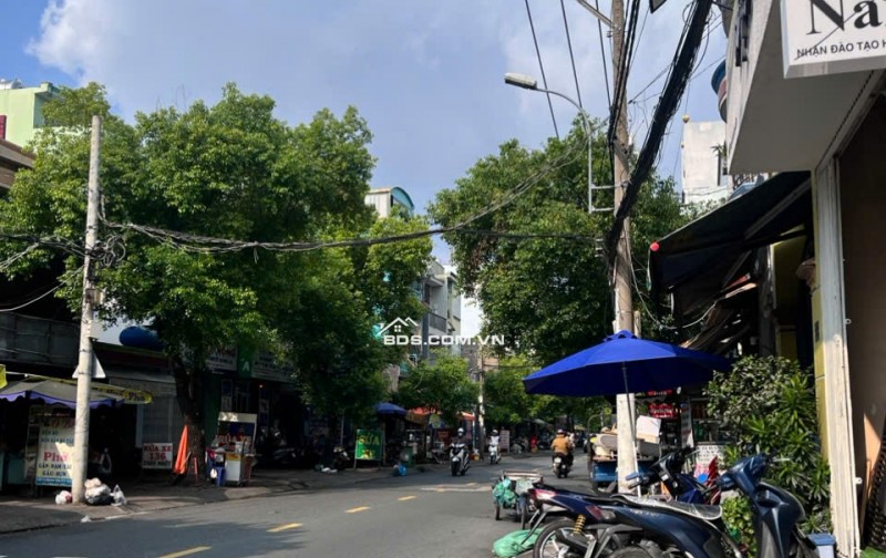 BÁN NHÀ ĐẸP NGANG 5M TẠ QUANG BỬU - CÁCH MẶT TIỀN 70M - HẺM Ô TÔ ĐỖ CỬA