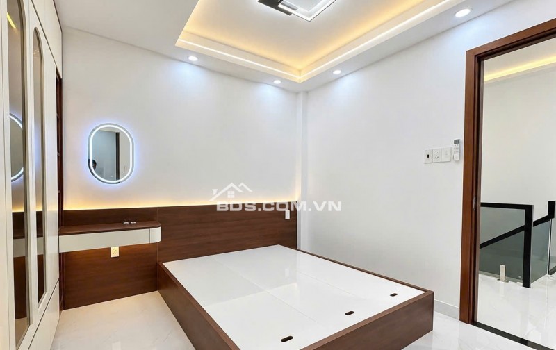 Bán nhà Quận 7 - Bùi Văn Ba 60m2 2tầng 3PN, Nội thất xịn, Ngang 4.3m, Hẻm 4m thông, 7.X tỷ