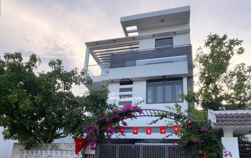 Cơ Hội Đầu Tư! Biệt Thự Đường Trương Minh Giảng 150m², Cạnh Trường Quốc Tế Singapore, Khách Nước Ngoài Thuê 30Tr/Tháng