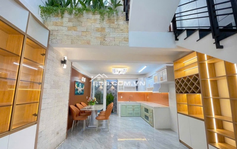 CHO THUÊ NHÀ – P.TÂY THẠNH, Q.TÂN PHÚ sân thượng 4PN‑4WC full nội thất