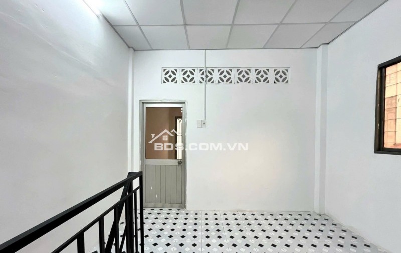 Bán Nhà Lô Góc Sổ Hồng Riêng-Huỳnh Tấn Phát- P. Tân Thuận- Quận 7 - Hẻm Ba Gác- 2 Tầng - Không QH - Nhỉnh 3 Tỷ. V Diện