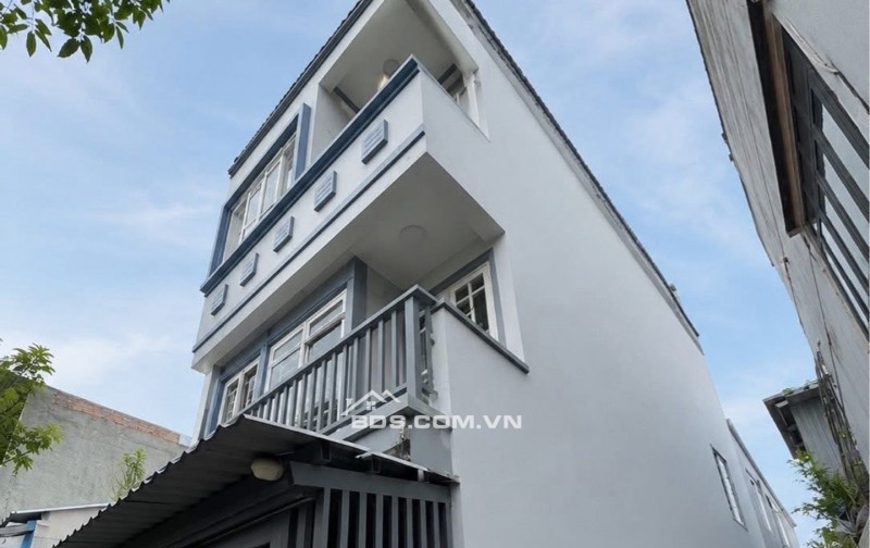 Quan 7: Lô Góc Gò Ô Môi- P. Phú Thuận- Hẻm Gần Mặt Tiền- Nhà Mới Ở Ngay- Nhỉnh 4 Tỷ