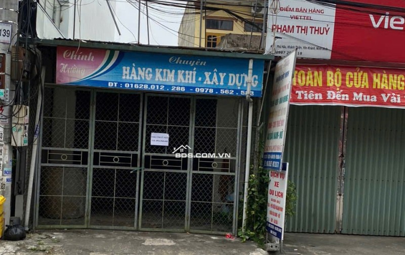 đất nền cần bán,  đất mặt đường lớn, chính chủ, cách cổng chợ Xanh khoảng 30m. vị trí đẹp, đất đẹp nở hậu : mặt 3.95m x hậu 4m
