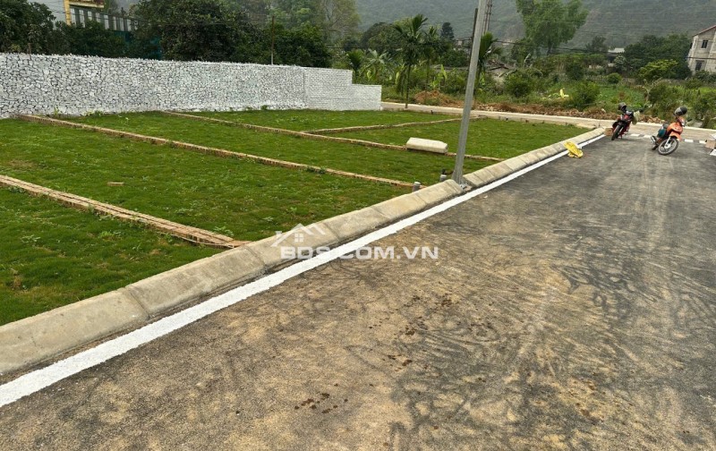 HƠN 400TR / LÔ ĐẤT GIÁP HÀ NỘI, XUNG QUANH DÂN CƯ ĐÔNG