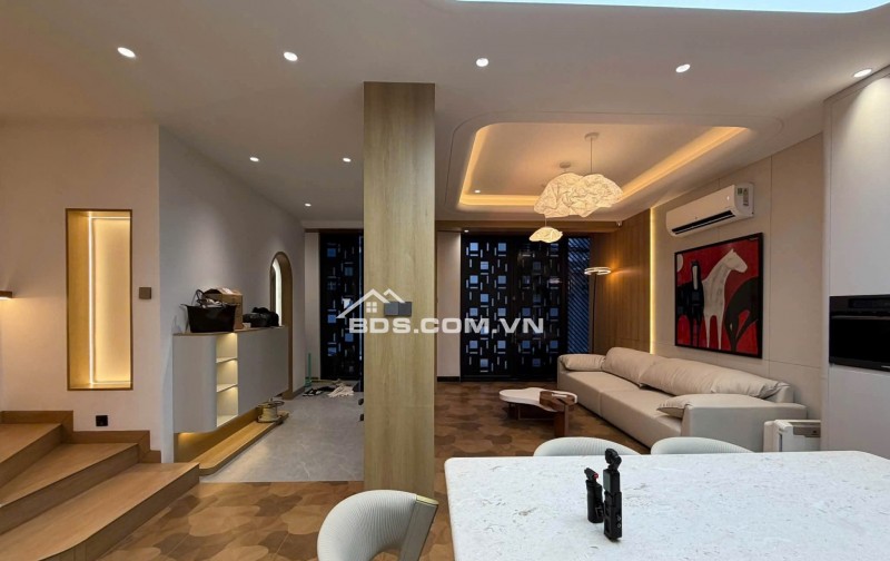 Bán nhà 4T đẹp lung linh đẳng cấp, mới xây, đường Lý Phục Man, hẻm xe hơi, giá nhỉnh 13 tỷ