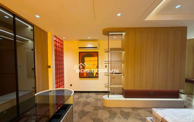 Bán nhà 4T đẹp lung linh đẳng cấp, mới xây, đường Lý Phục Man, hẻm xe hơi, giá nhỉnh 13 tỷ
