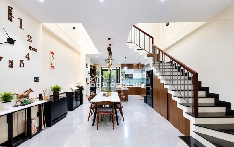 Bán Nhà Chính Chủ Là Kiến Trúc Sư Xây - Huỳnh Tấn Phát- P. Phú Thuận - 3 Tầng - Ngang 5m- Có Ô Lắp Thang Máy, chỉ 7.99 Tỷ