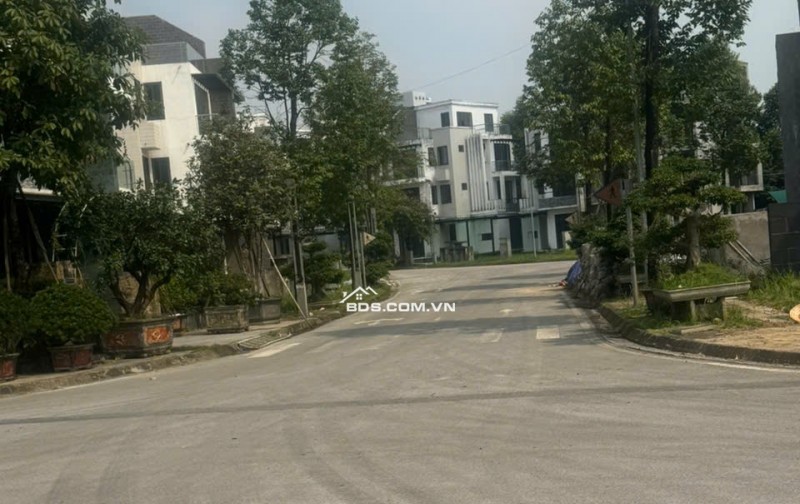Bán 280m2 khu  đô thị Phú Cát City rẻ hơn so với thị trường,nhà xây sẵn chỉ cần hoàn thiện theo sở thích 0988361490