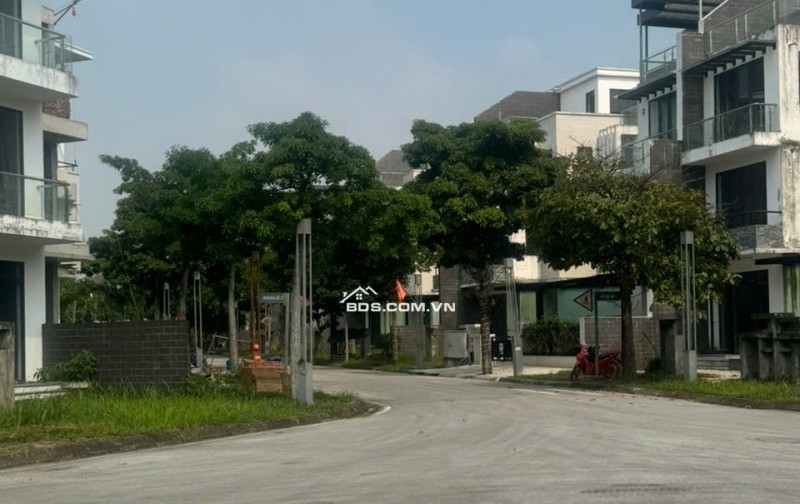 Bán 280m2 khu biệt thự liền kề Phú Cát City cách quốc lộ 21 khoảng 300m 0988361490