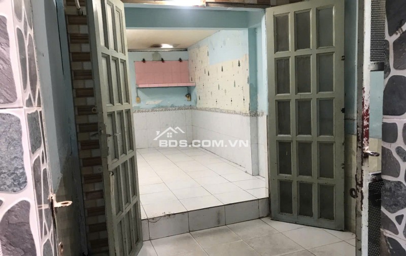 Bán nhà cũ tiện xây mới đường Chiến Lược Quận Bình Tân