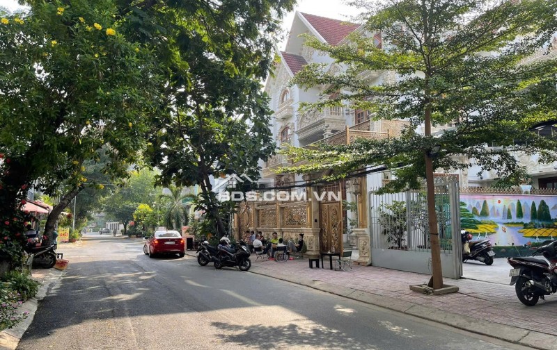 Nhỉnh 17 tỷ có nhà 5 lầu T.máy tặng NT cao cấp HXT 1 trục Nguyễn Oanh 105m2(5x21) gần chợ.