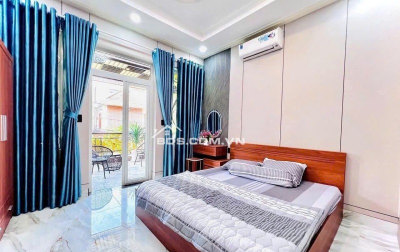 Nhỉnh 17 tỷ có nhà 5 lầu T.máy tặng NT cao cấp HXT 1 trục Nguyễn Oanh 105m2(5x21) gần chợ.