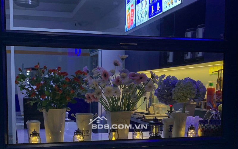 Sang gấp quán cafe trà sữa ngay Lê Hồng Phong Quận 5