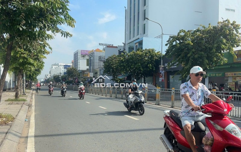 Bán đất tặng nhà ngang 5m HXT tránh 1 sẹc Lũy Bán Bích Tân Phú 75m2 gần trường C3 9.8 tỷ.