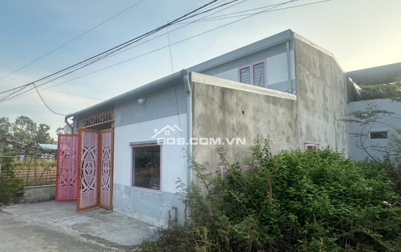 CHÍNH CHỦ CẦN BÁN Căn Nhà 2 Tầng Xã Hòa Tiến, Hòa Vang, TP. Đà Nẵng. Liên hệ để làm việc chính chủ : 0762714856 - 0914263705
