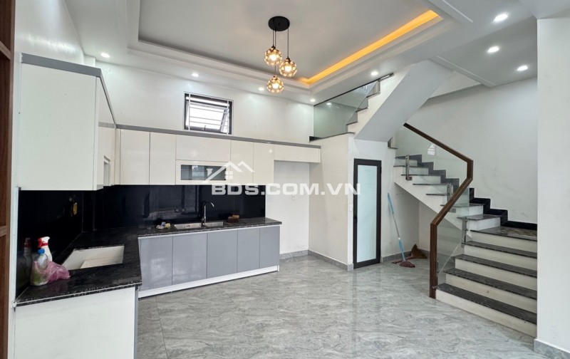 BÁN 3 TẦNG - NGÕ Ô TÔ ĐỖ CỬA - 3 NGỦ KHÉP KÍN - 2,35đ