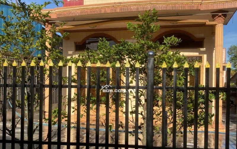 CHO THUÊ NHÀ NGUYÊN CĂN MỚI ĐẸP, CÓ SÂN RỘNG, 3 PN, GẦN ĐÀI KITÔ VUA ĐỨC LONG.