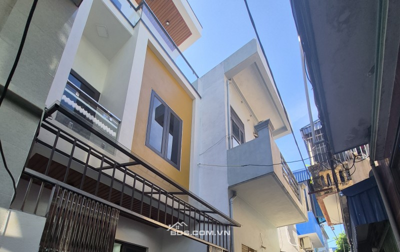 BÁN NHÀ ĐẸP 2.05 TỶ 3 TẦNG 50M2 ( TÂY BẮC ) NGÕ RỘNG TRẦN HUY LIỆU