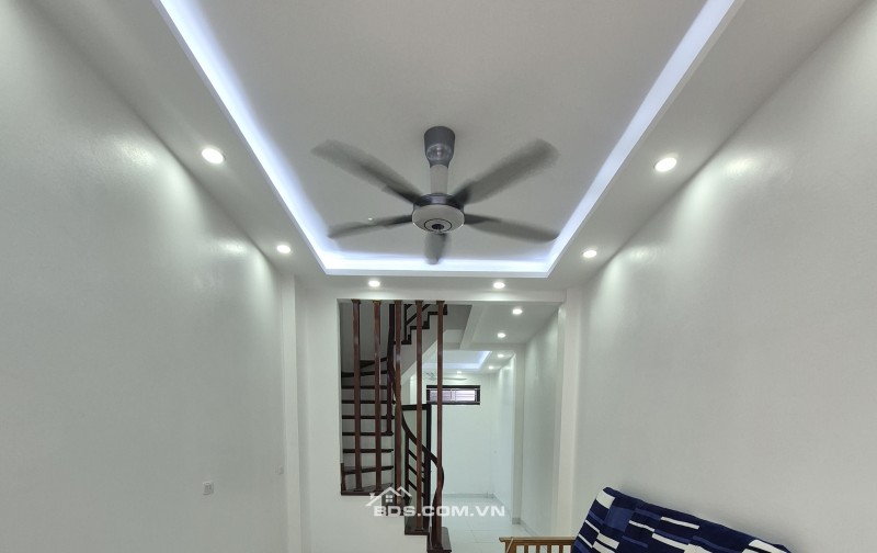 BÁN NHÀ 2.45 TỶ 4 TẦNG XÂY MỚI Ô TÔ ĐỖ CỬA GẦN TRƯỜNG LÊ HỒNG PHONG