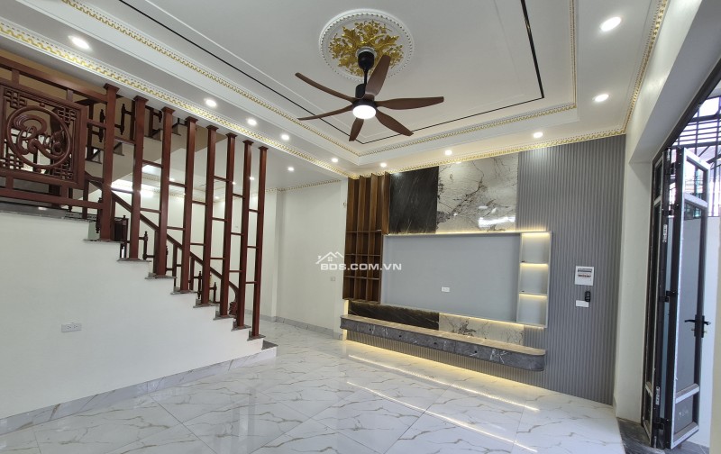 BÁN NHÀ ĐẸP 2.5 TỶ 3 TẦNG 68M2 NGÕ THÔNG ĐƯỜNG CÙ CHÍNH LAN
