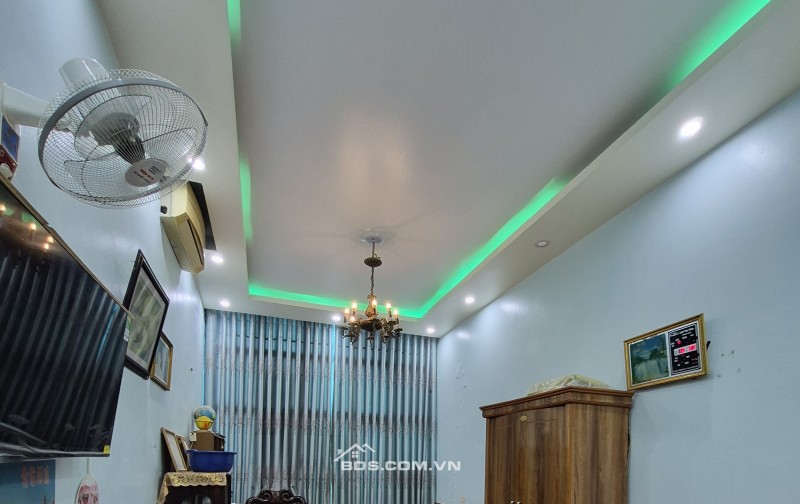 BÁN NHÀ MẶT ĐƯỜNG HOÀNG HOA THÁM 3 TẦNG 34M2 GIÁ 3.8 TỶ