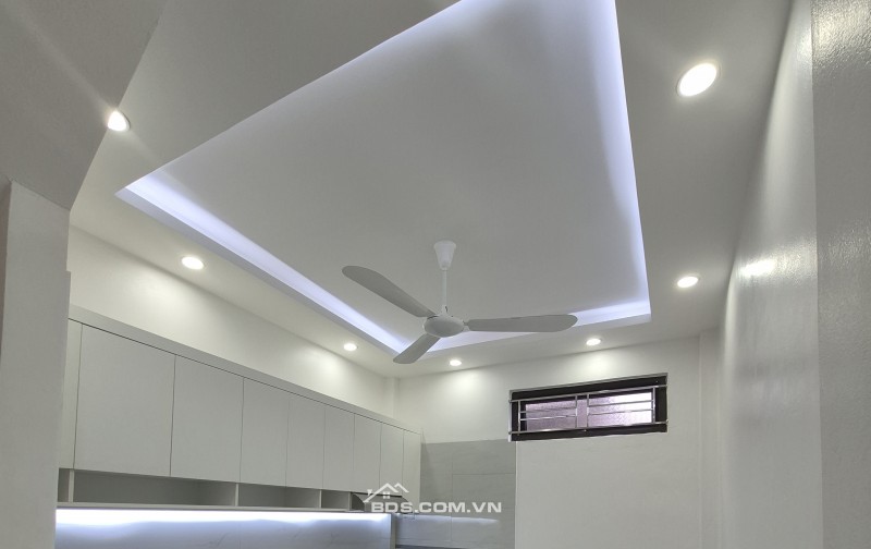 BÁN NHÀ 2.45 TỶ 4 TẦNG XÂY MỚI Ô TÔ ĐỖ CỬA GẦN TRƯỜNG LÊ HỒNG PHONG
