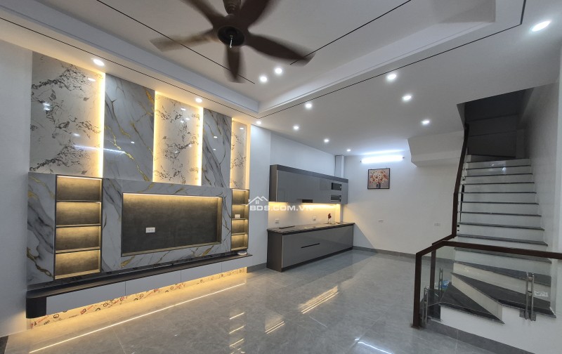 BÁN NHÀ ĐẸP 2.75 TỶ 3 TẦNG 46M2 NGÕ RỘNG KHU HỒ ĐẦM BÉT